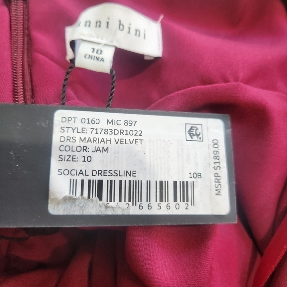 Gianni Bini Mariah 3/4 Sleeve Plunging V-Neck Velvet A-Line Dress Size 10 NWT - Picture 9 of 10